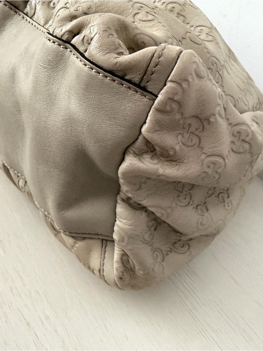 Gucci Beige Monogram Hobo Shoulder Bag with Gold D-Ring - Picture 7 of 13